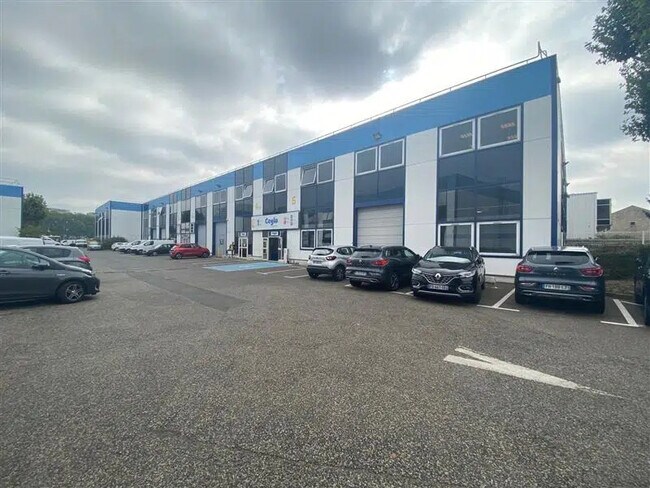 Plus de détails pour Industriel/Logistique à louer