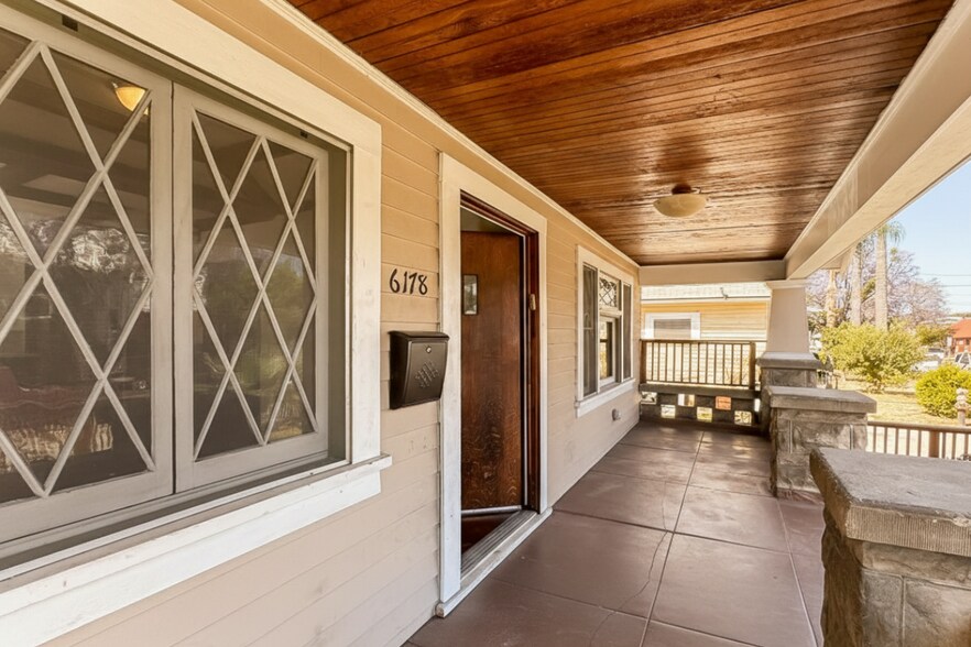 6178 Aldama St, Los Angeles, CA à vendre - Photo de l’immeuble – Image 3 sur 29