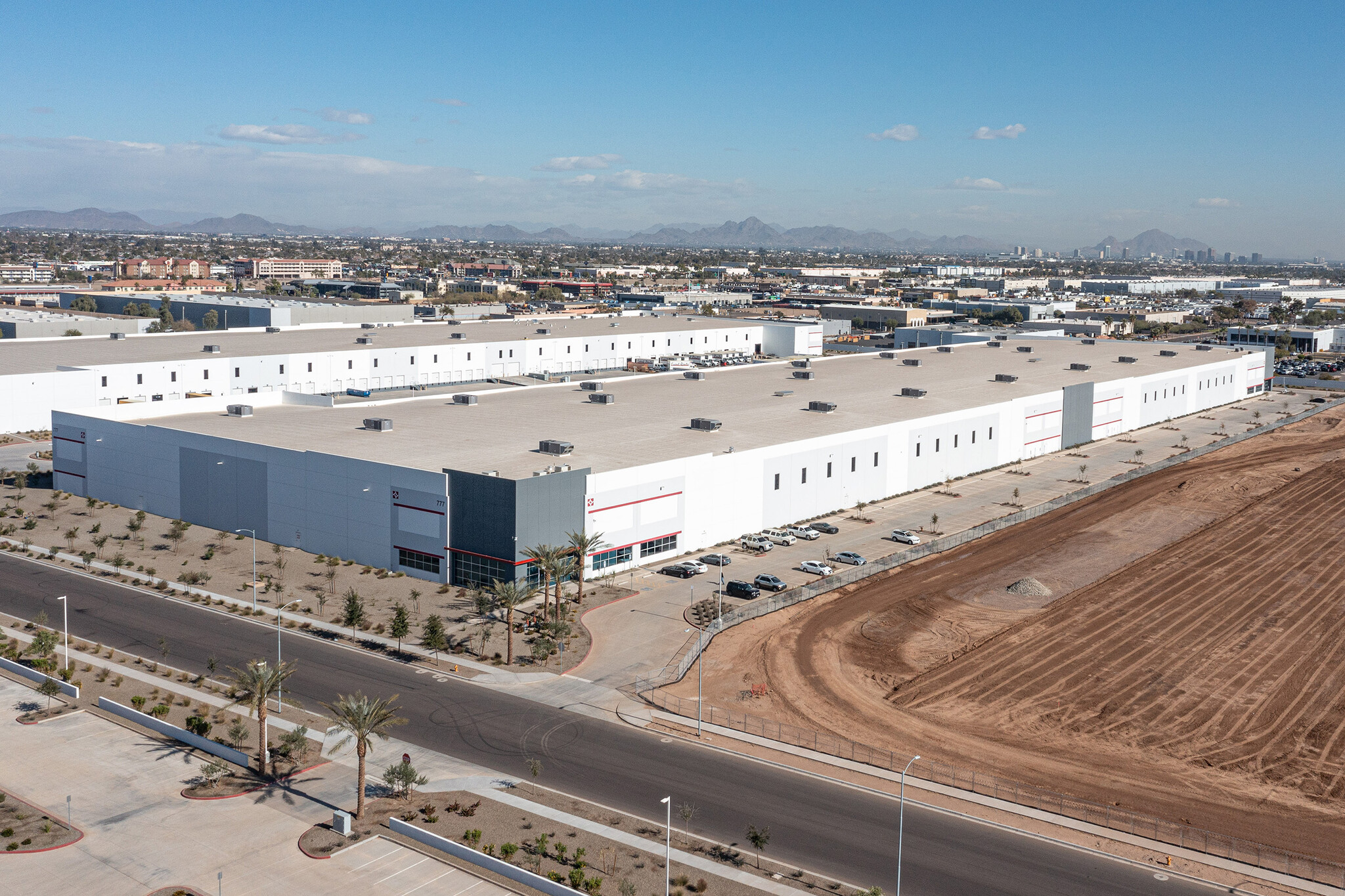 5501 W Roosevelt St, Phoenix, AZ à louer Photo de l’immeuble– Image 1 sur 2
