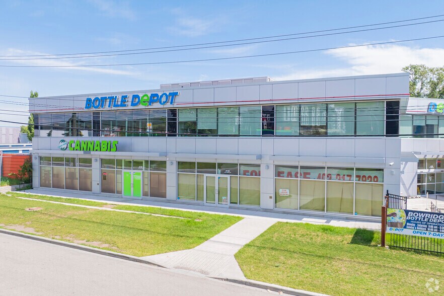 60 Bowridge Dr NW, Calgary, AB à louer - Photo de l’immeuble – Image 2 sur 3