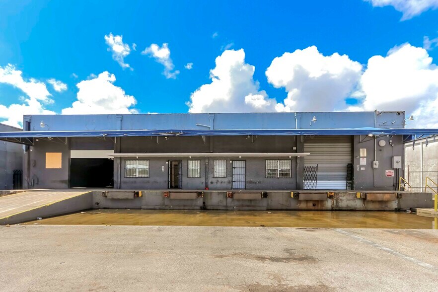 540-550 W 20th St, Hialeah, FL à louer - Photo de l’immeuble – Image 2 sur 11