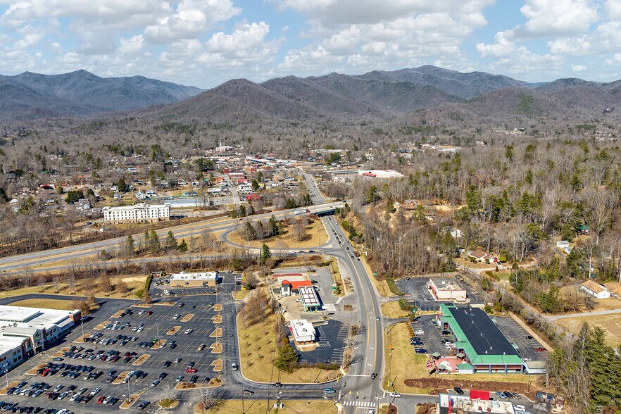 510 NC Highway 9, Black Mountain, NC à louer - Aérien – Image 3 sur 11