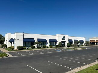 Plus de détails pour 1346 S Legend Hills Dr, Clearfield, UT - Bureau à louer