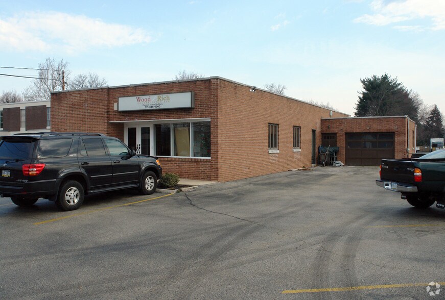 11 W Skippack Pike, Ambler, PA à louer - Photo principale – Image 1 sur 3