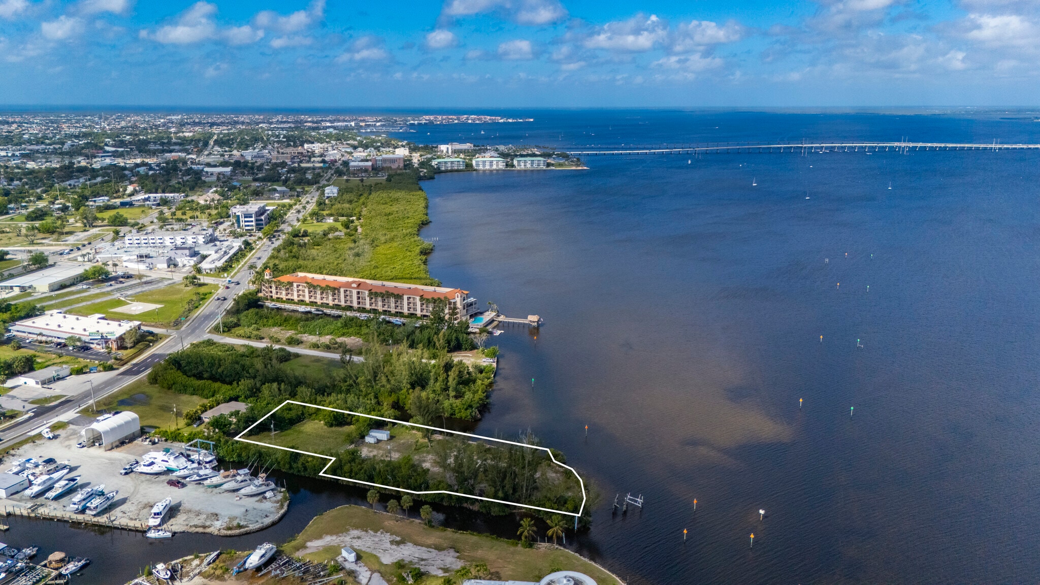 6141 Elliott St, Punta Gorda, FL à vendre Aérien– Image 1 sur 9