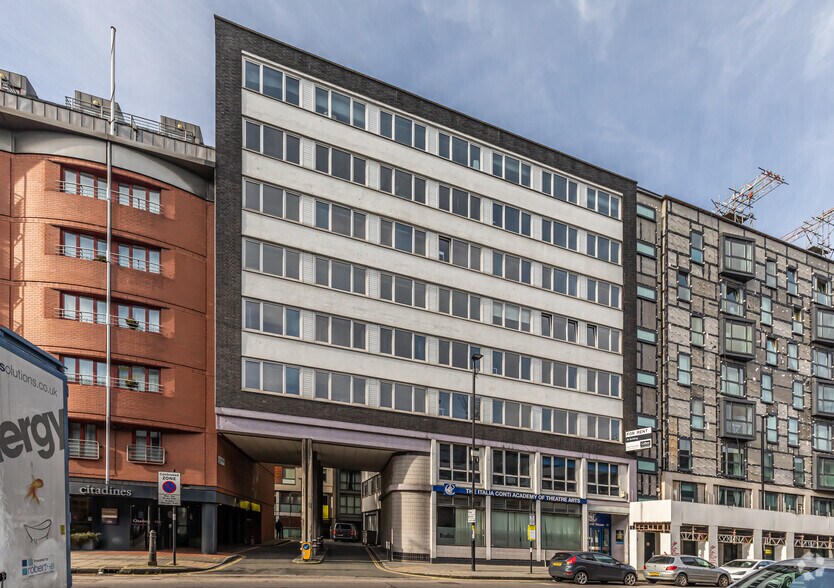 23 Goswell Rd, Londres à louer - Photo de l’immeuble – Image 3 sur 3