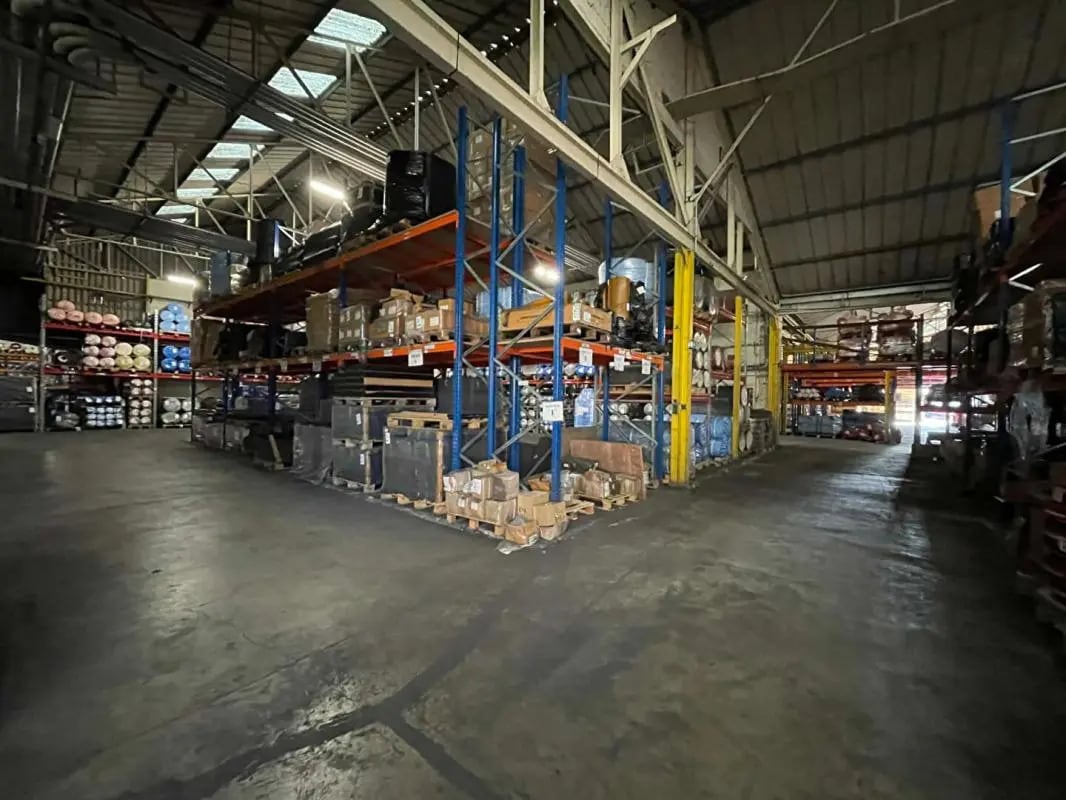 Industriel/Logistique dans Verberie à vendre Photo de l’immeuble– Image 1 sur 4