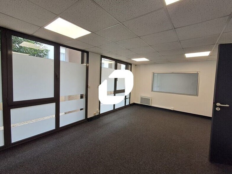 Bureau dans Courbevoie à louer - Photo intérieure – Image 2 sur 10