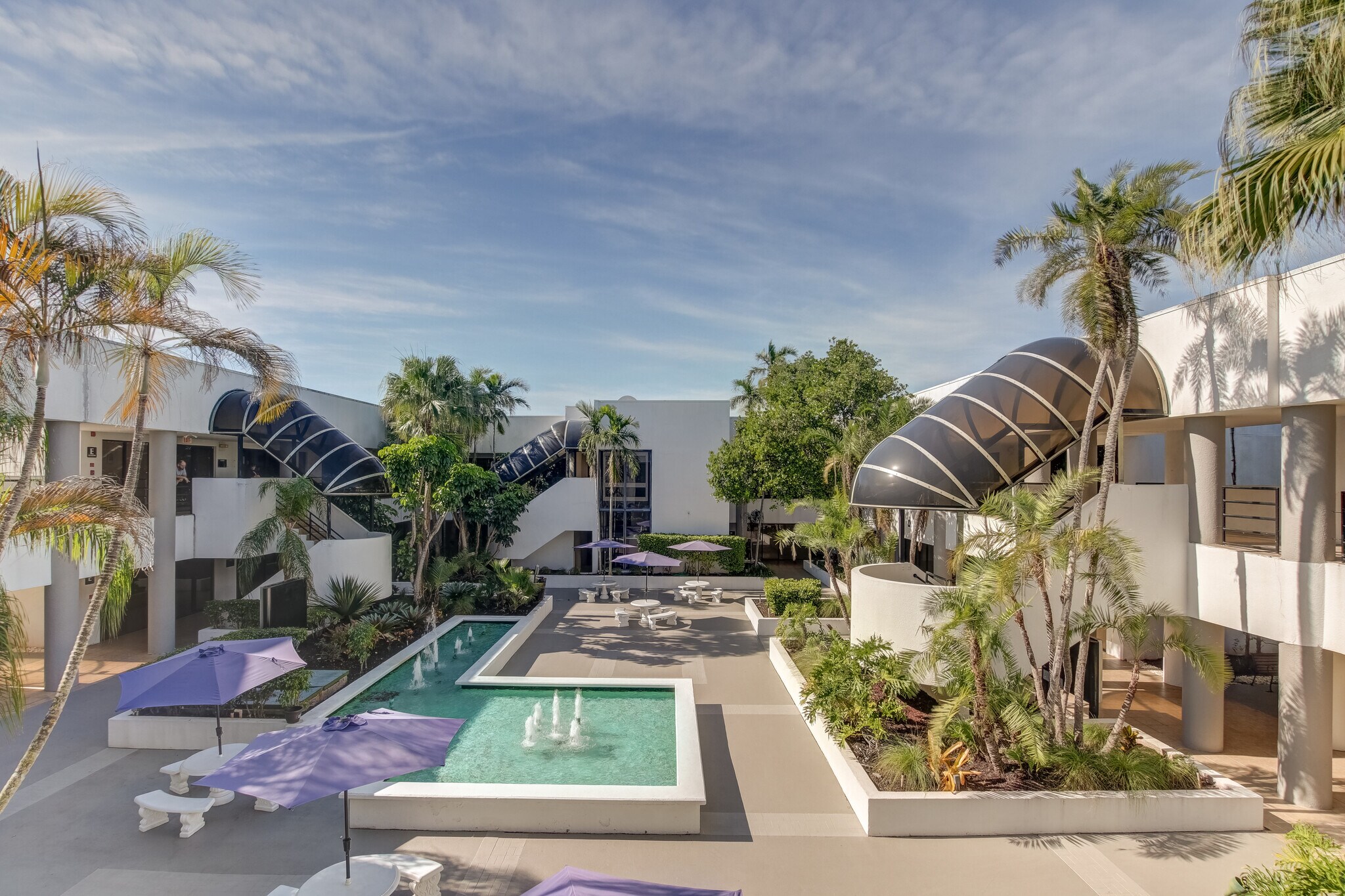 4300 N University Dr, Lauderhill, FL à louer Photo principale– Image 1 sur 9