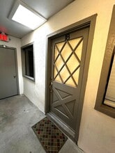 14819 N Cave Creek Rd, Phoenix, AZ à louer Photo de l’immeuble– Image 1 sur 9