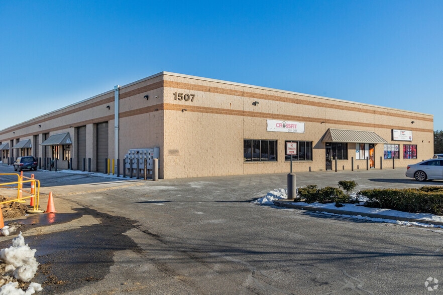 1507 Smithtown Ave, Bohemia, NY à louer - Photo de l’immeuble – Image 3 sur 6