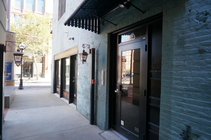 639 Main St, Cincinnati, OH à louer - Photo de l’immeuble – Image 3 sur 82