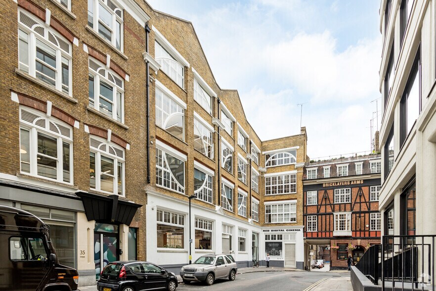 32-34 Gresse St, Londres à louer - Photo de l’immeuble – Image 3 sur 6