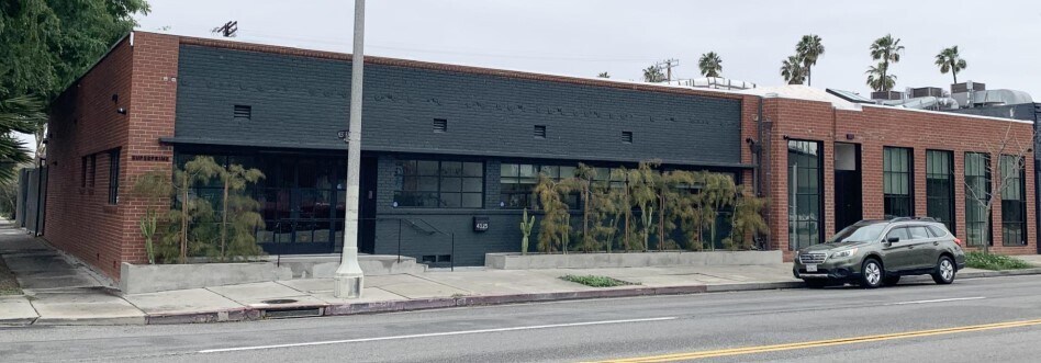 4125 W Jefferson Blvd, Los Angeles, CA à louer - Photo de l’immeuble – Image 1 sur 8