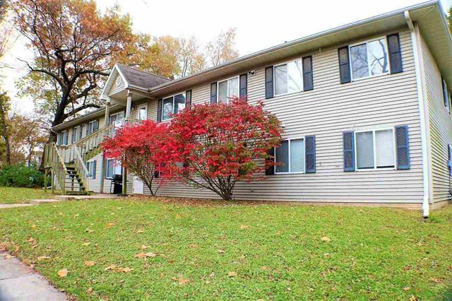 645 S Lucas St, Iowa City, IA à vendre - Photo de l’immeuble – Image 1 sur 15