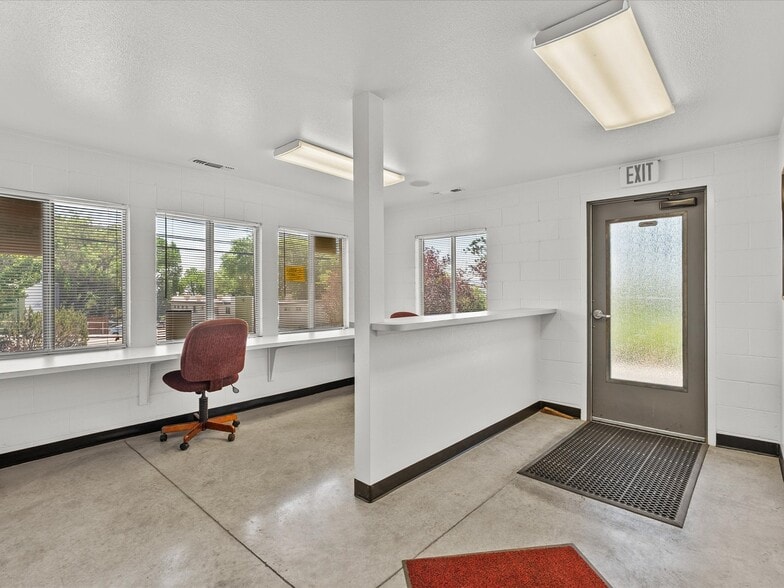 2465 Sutro St, Reno, NV à vendre - Photo de l’immeuble – Image 3 sur 28