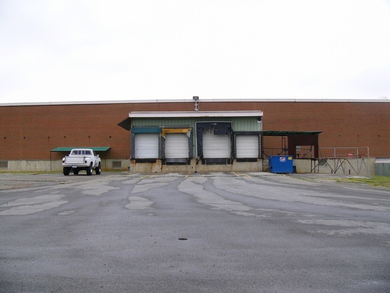 728 Wertz Rd, Roanoke, VA à louer - Photo de l’immeuble – Image 2 sur 2