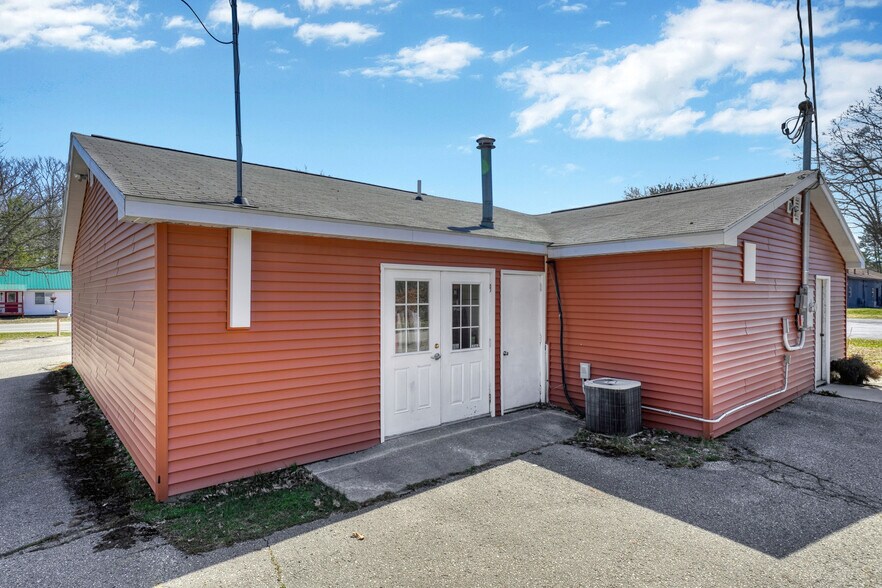 2480 J Maddy Pky, Interlochen, MI à vendre - Photo de l’immeuble – Image 3 sur 19