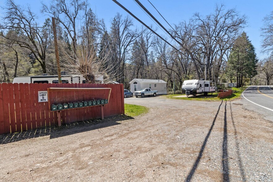 21581 Phoenix Lake Rd, Sonora, CA à vendre - Photo de l’immeuble – Image 2 sur 7