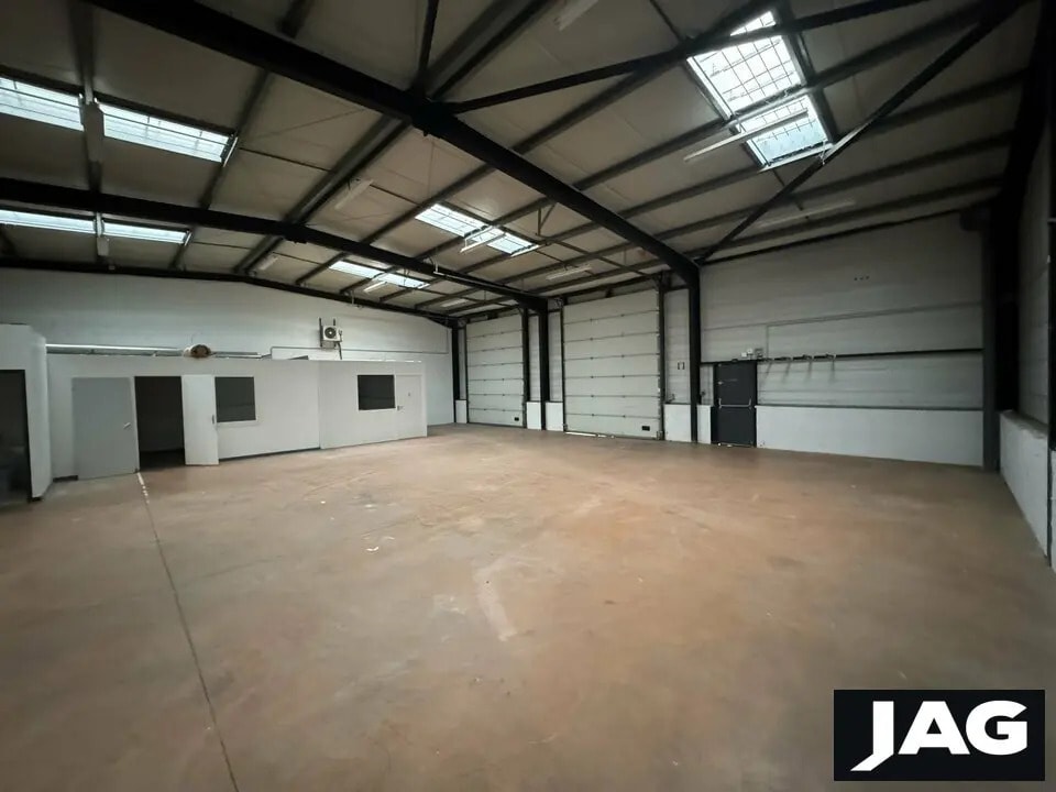 Local d’activités dans Vaulx-en-Velin à louer Photo intérieure– Image 1 sur 7