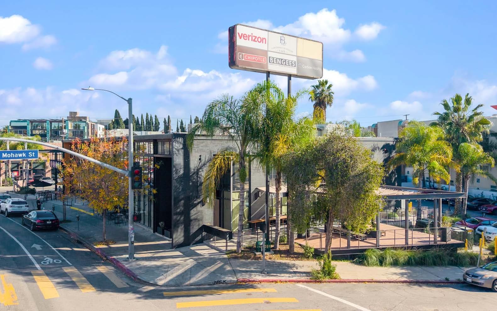 2110 W Sunset Blvd, Los Angeles, CA à louer Photo de l’immeuble– Image 1 sur 6