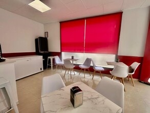 Local commercial dans Sant Carles de la Ràpita, Tarragona à louer Photo intérieure– Image 2 sur 10