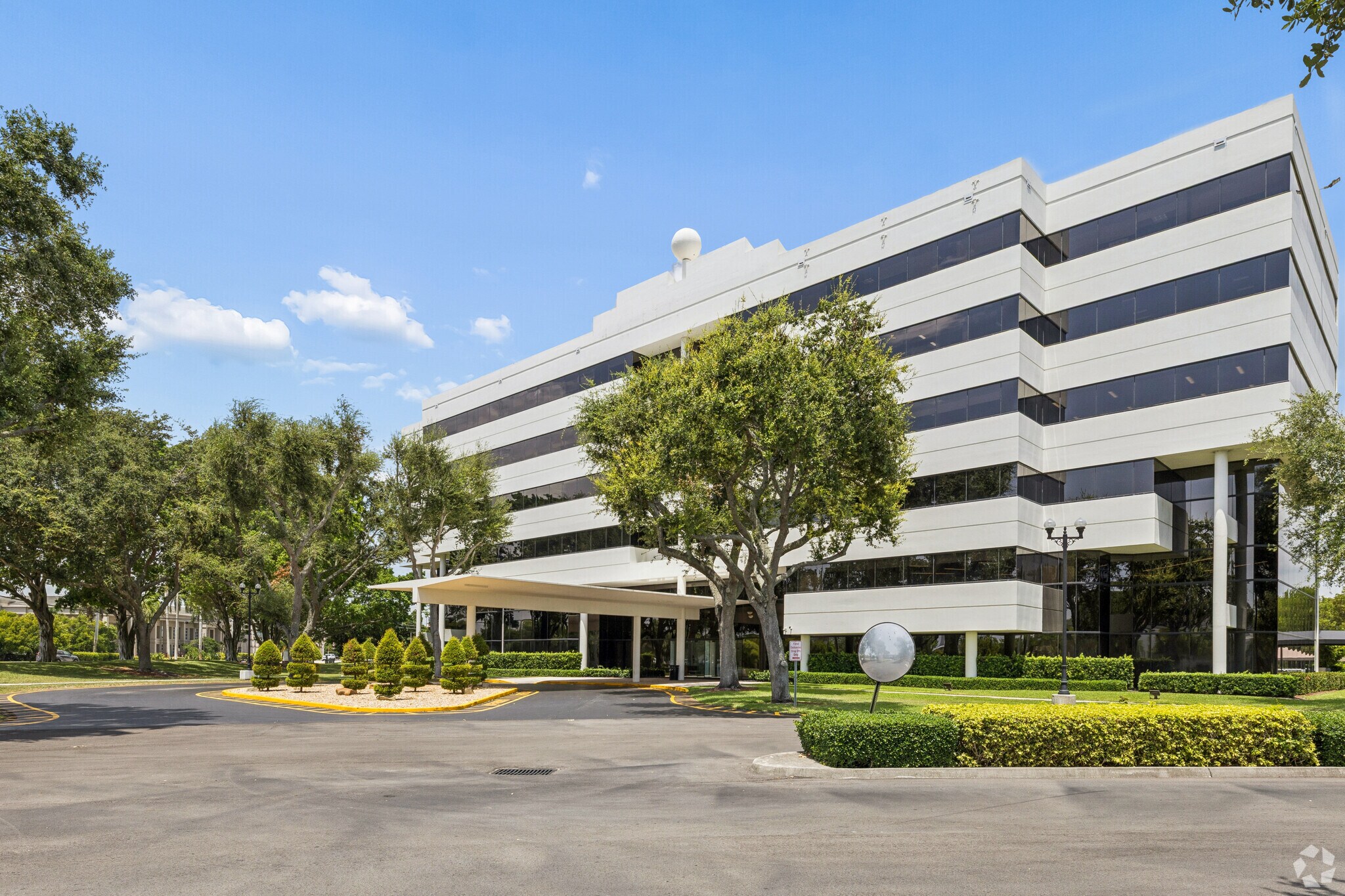 1901 W Cypress Creek Rd, Fort Lauderdale, FL à louer Photo de l’immeuble– Image 1 sur 13