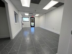 9501-9635 NW 80th Ave, Hialeah, FL à louer Photo intérieure– Image 2 sur 9