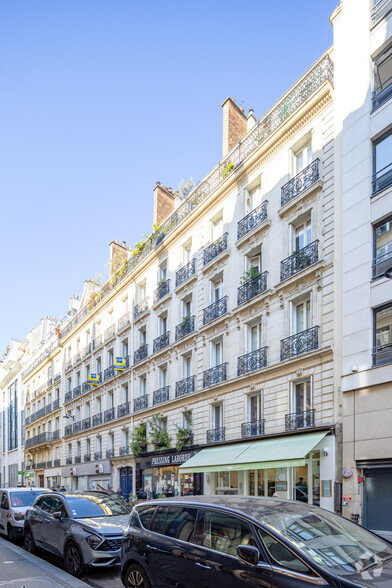 4 Rue De Laborde, Paris à vendre - Photo principale – Image 1 sur 4