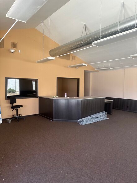 2805 Vineyard Ave, Oxnard, CA à vendre - Photo de l’immeuble – Image 3 sur 26