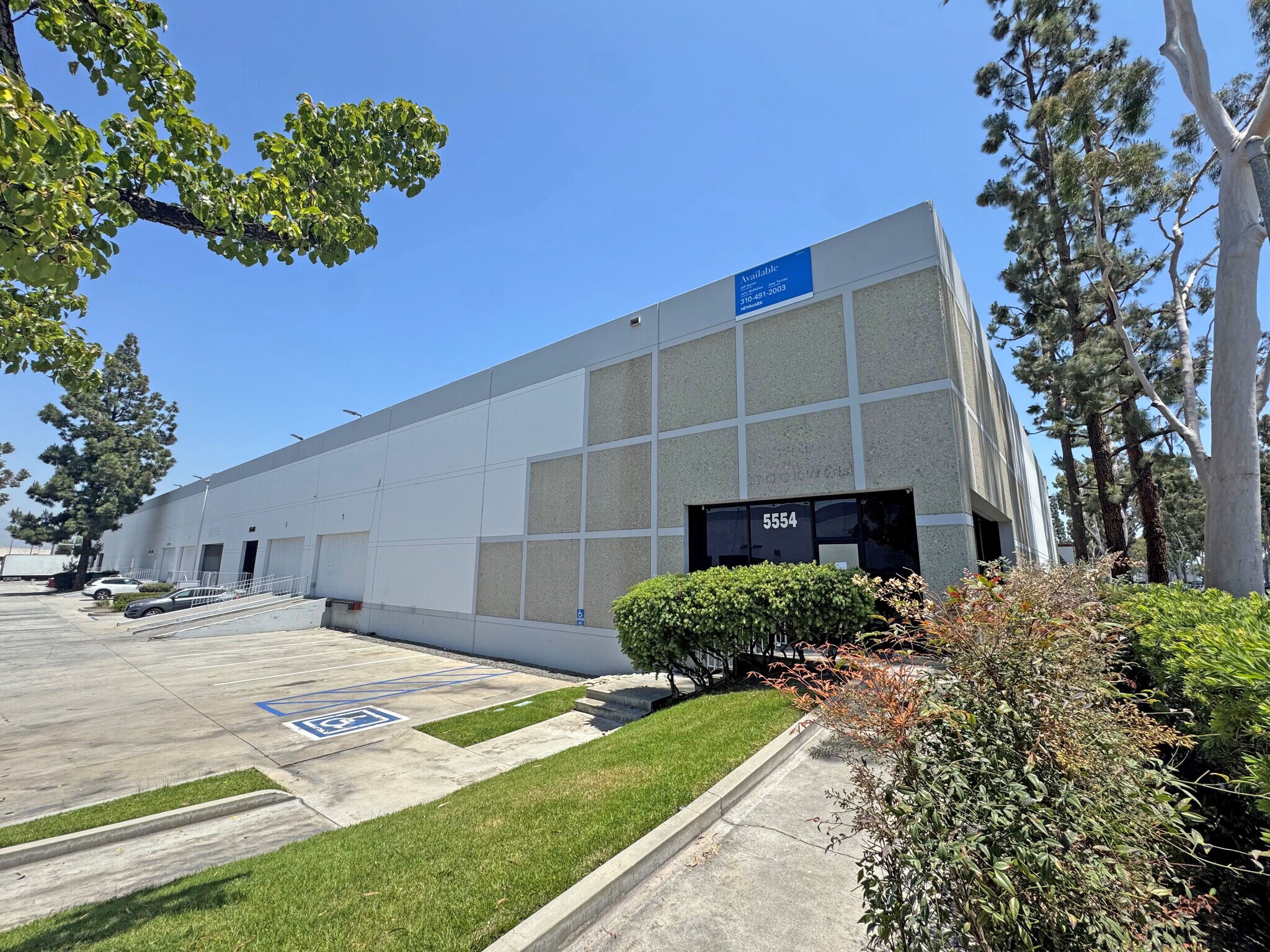 5530-5554 Bandini Blvd, Bell, CA à louer Photo de l’immeuble– Image 1 sur 15