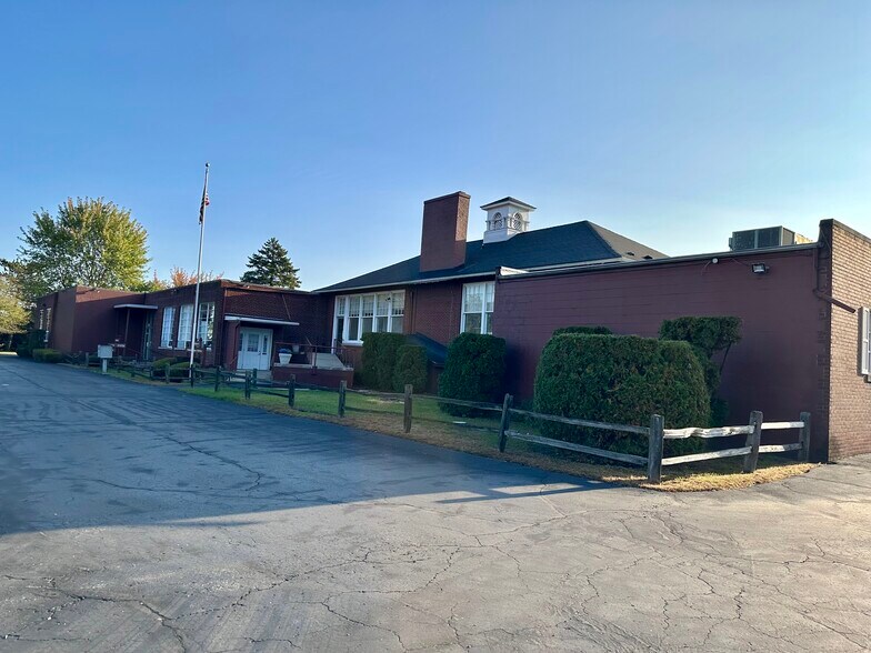 2059 N Monroe St, Monroe, MI à louer - Photo de l’immeuble – Image 3 sur 28