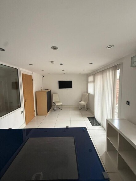 367 Katherine Rd, Londres à louer - Photo de l’immeuble – Image 2 sur 14