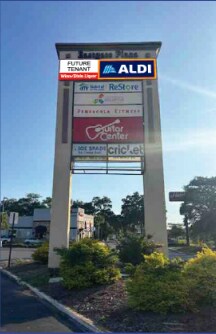 7135 9th Ave, Pensacola, FL à louer - Photo de l’enseigne sur pylône – Image 3 sur 3