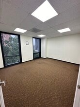 8730 Georgia Ave, Silver Spring, MD à louer Photo intérieure– Image 2 sur 7