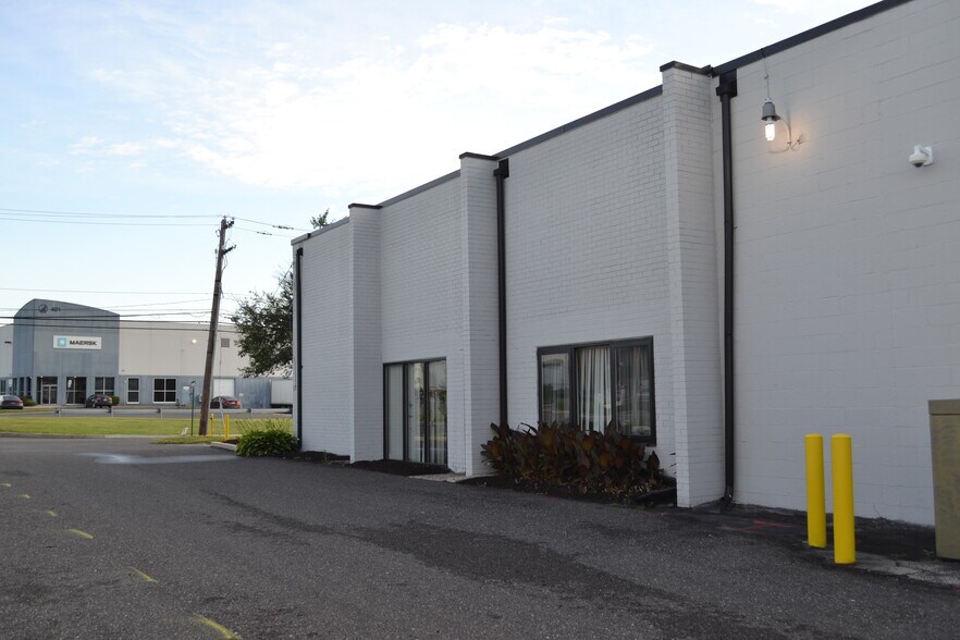 514 Kaiser Dr, Folcroft, PA à louer - Photo de l’immeuble – Image 3 sur 6