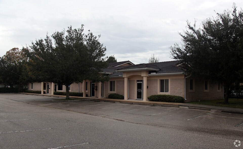 15711 Mapledale Blvd, Tampa, FL à louer - Photo principale – Image 1 sur 6