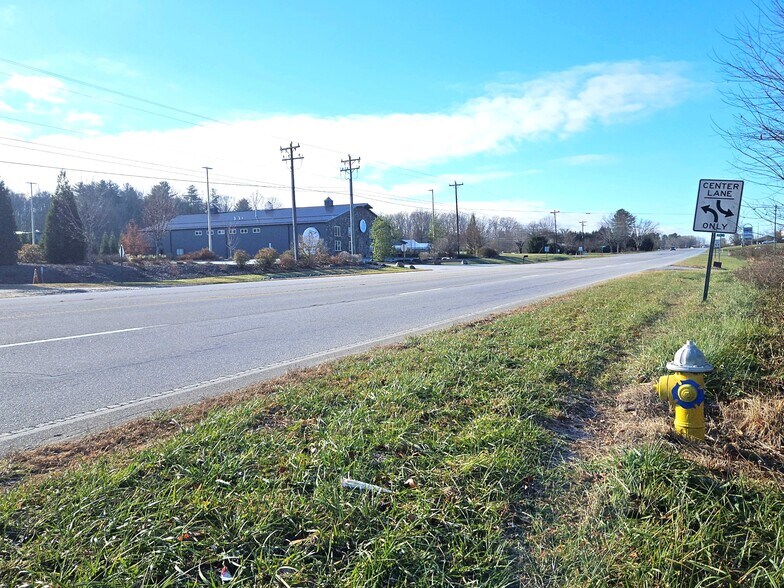 4794 Boylston Hwy, Mills River, NC à vendre - Photo principale – Image 1 sur 14