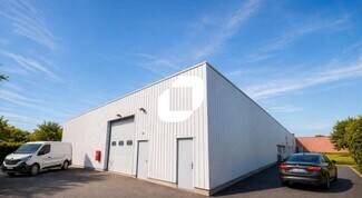 Plus de détails pour 7 Allée Général Benoist, Bron - Local d’activités à vendre