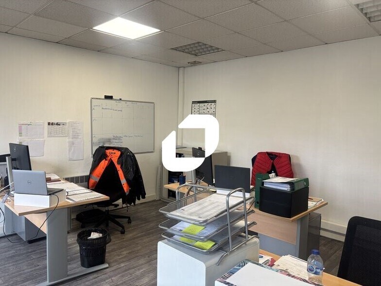 Bureau dans Eysines à louer - Photo intérieure – Image 2 sur 8