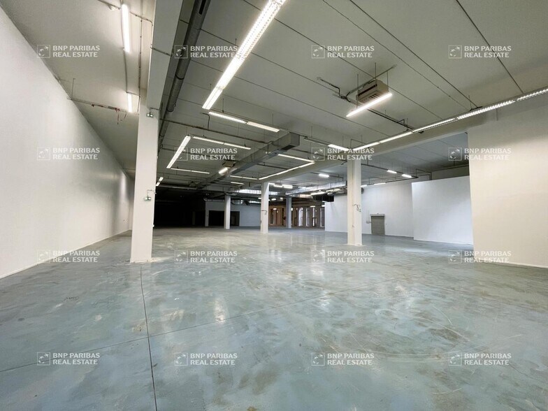 Local d’activités dans Ivry-sur-Seine à louer - Photo de l’immeuble – Image 2 sur 23