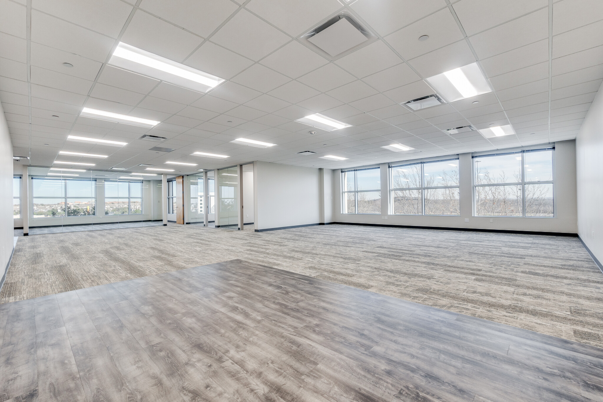 750 W John Carpenter Fwy, Irving, TX à louer Photo de l’immeuble– Image 1 sur 4