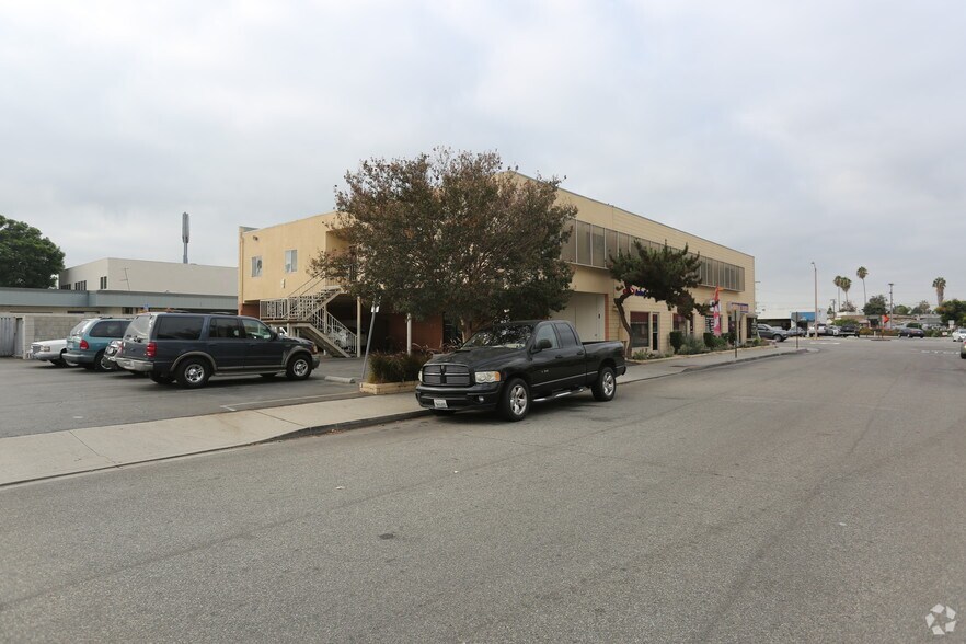 11401 Valley Blvd, El Monte, CA à louer - Photo de l’immeuble – Image 3 sur 7