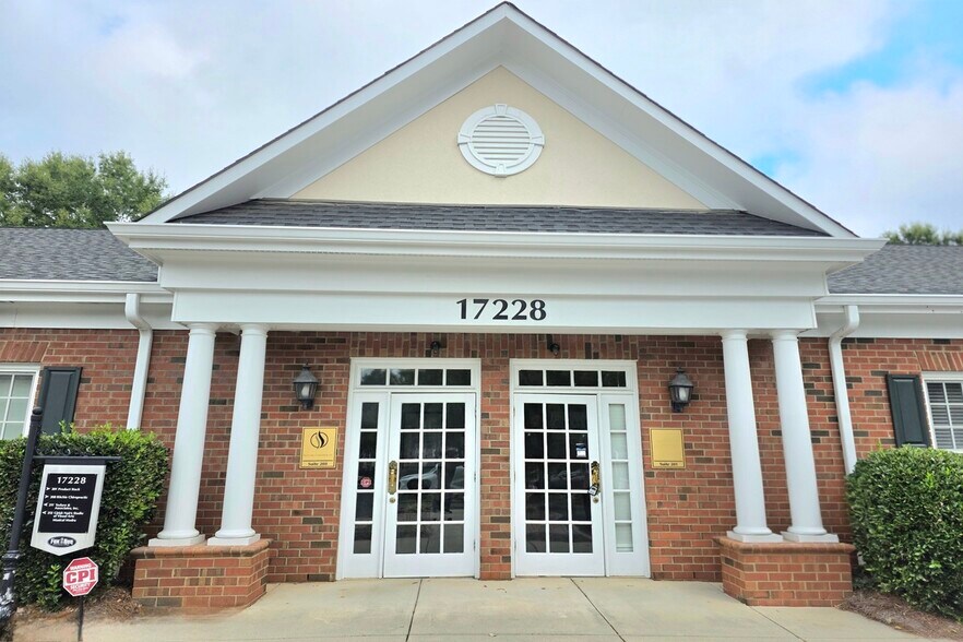 17228 Lancaster Hwy, Charlotte, NC à louer - Photo de l’immeuble – Image 2 sur 15