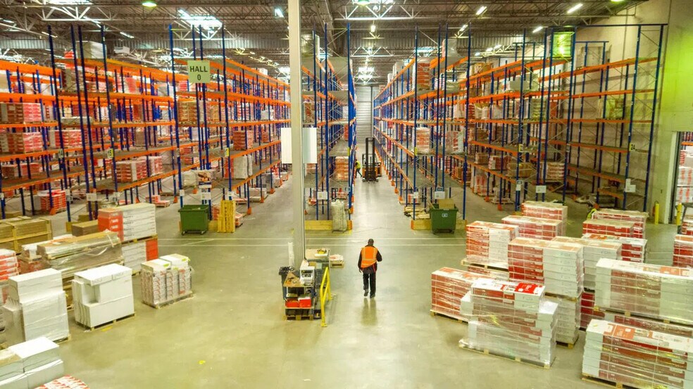 Industriel/Logistique dans Ormes à louer - Photo de l’immeuble – Image 2 sur 4