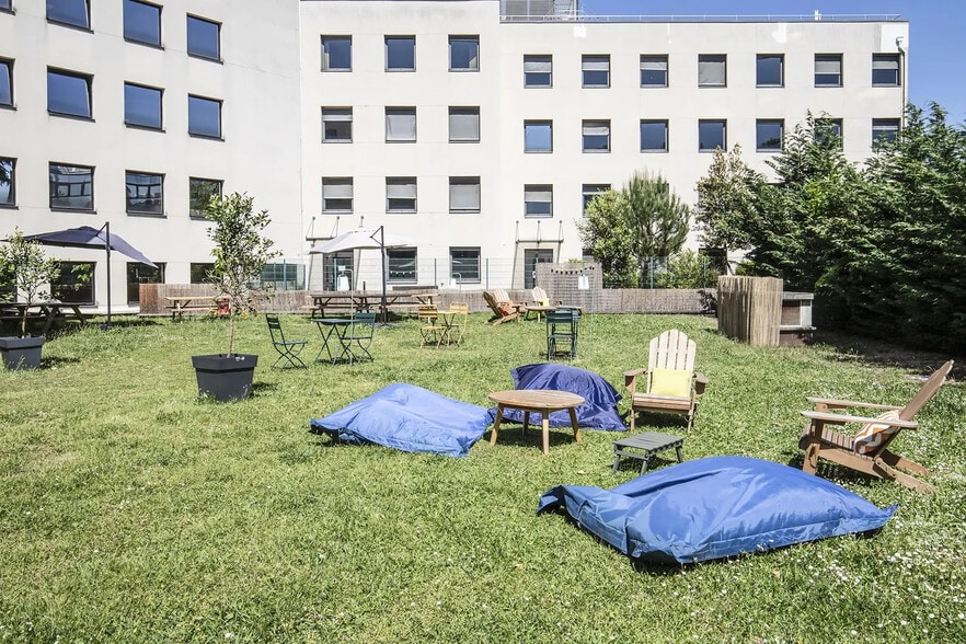 55 Avenue Victor Hugo, Rueil-Malmaison à louer - Photo de l’immeuble – Image 3 sur 7