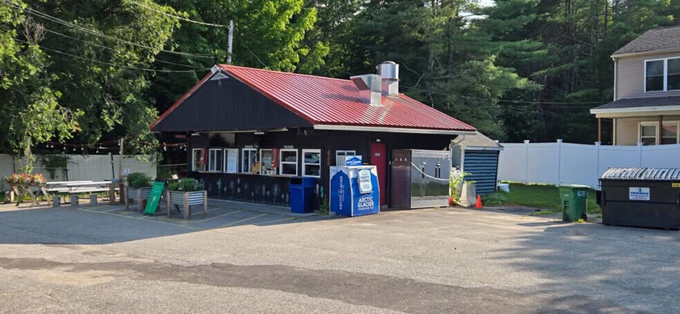 680 Gray Rd, Gorham, ME à louer - Photo de l’immeuble – Image 2 sur 12