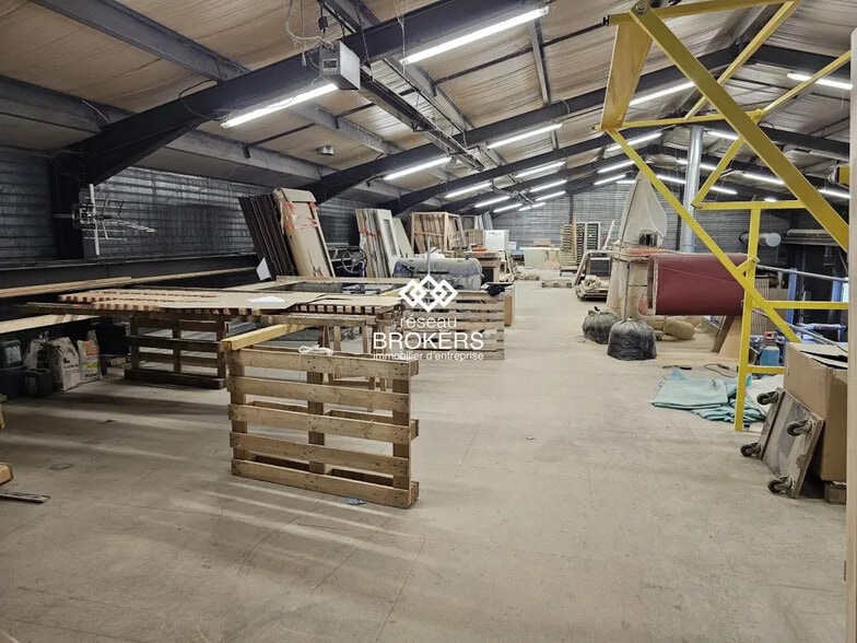 Industriel/Logistique dans Aubière à vendre - Photo de l’immeuble – Image 3 sur 10
