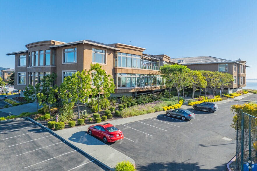 2350 Kerner Blvd, San Rafael, CA à louer - Photo de l’immeuble – Image 2 sur 10