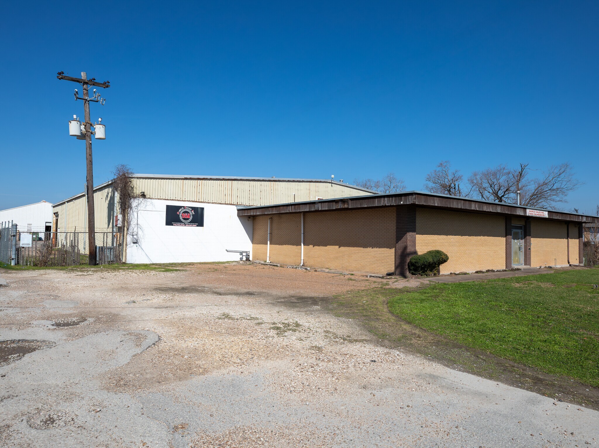 Calhoun Industrial Office Warehouse portefeuille de 2 biens à vendre sur LoopNet.fr Photo de l’immeuble– Image 1 sur 71